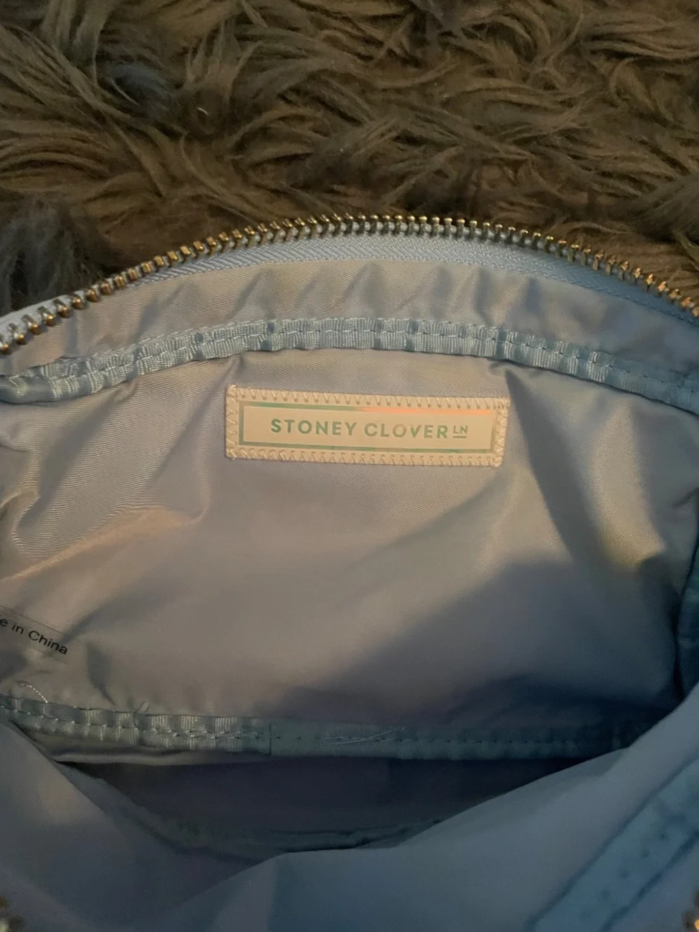 Stony Clover Lane fly away bag